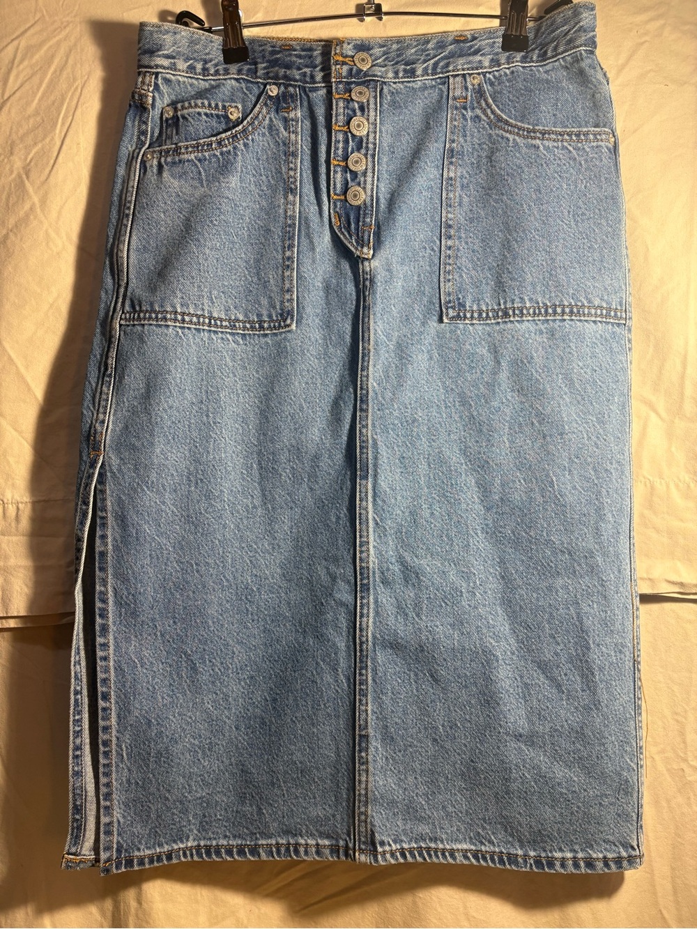 Levi’s Reversible Light Blue Denim Midi Skirt. Size 29 waist.